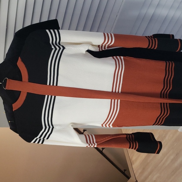 Dress - Picture 6 of 7